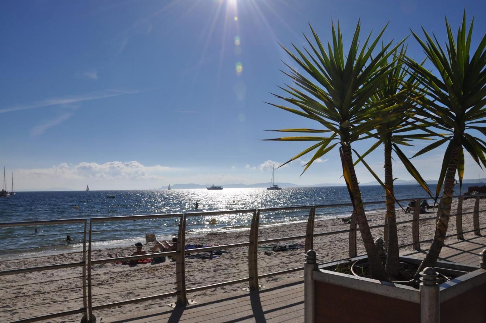 Studio Sur Le Port De Hyeres - A 2Min Des Plages, Clim & Balcon Eksteriør bilde